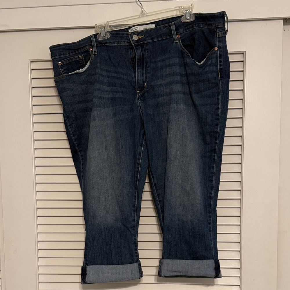 Signature by Levi Strauss Dark Blue Cropped Jeans